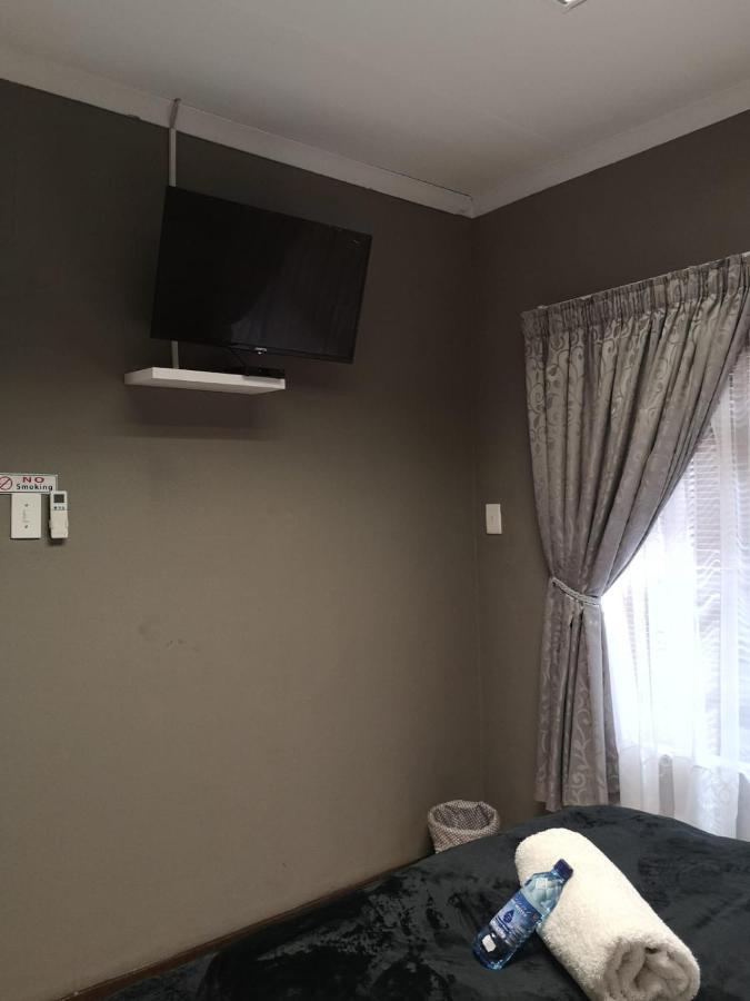 Gluckman Drive Guesthouse Welkom Extérieur photo