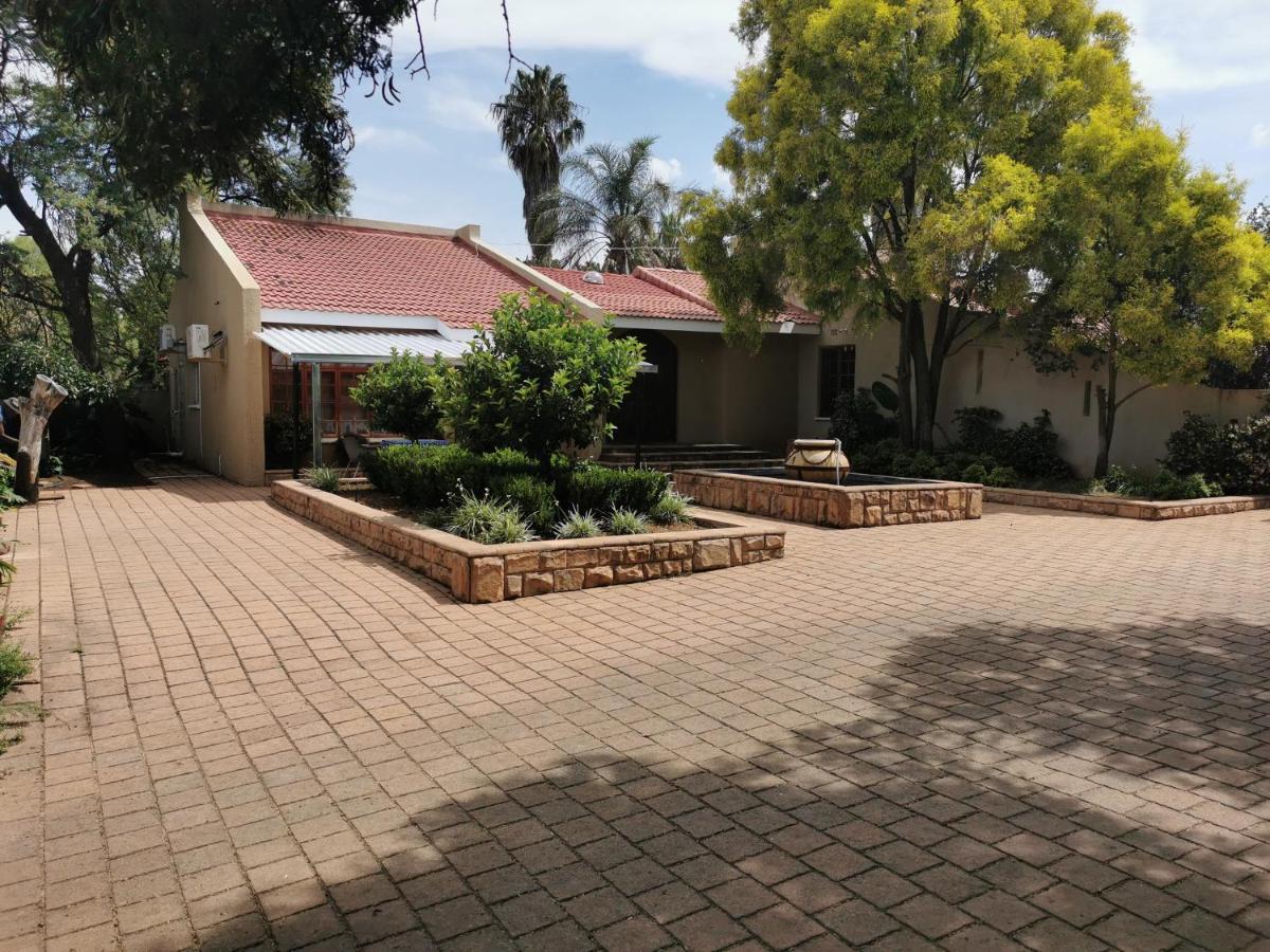 Gluckman Drive Guesthouse Welkom Extérieur photo