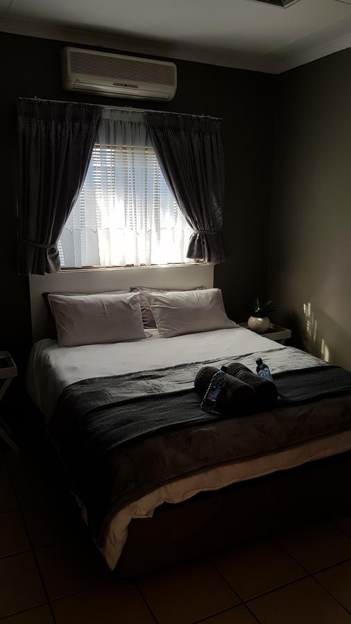 Gluckman Drive Guesthouse Welkom Extérieur photo