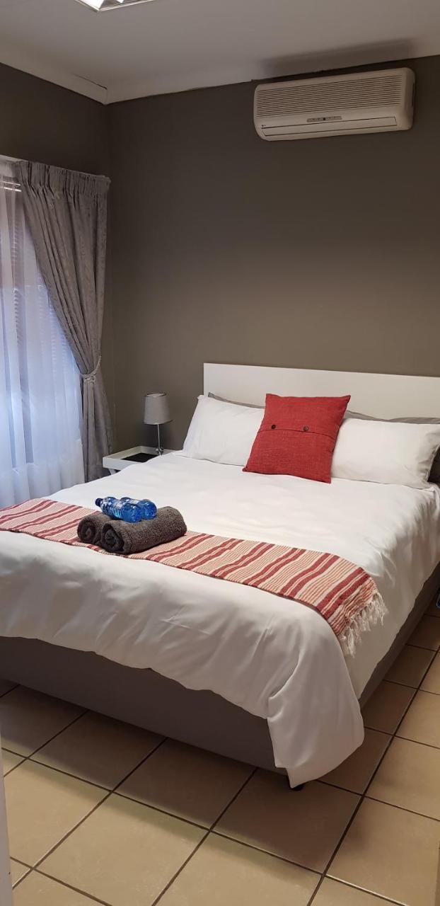 Gluckman Drive Guesthouse Welkom Extérieur photo
